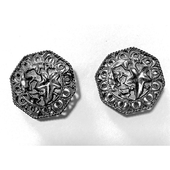 Barrera for Avon Clip Earrings Silver Tone Octagons Signed - Picture 1 of 7